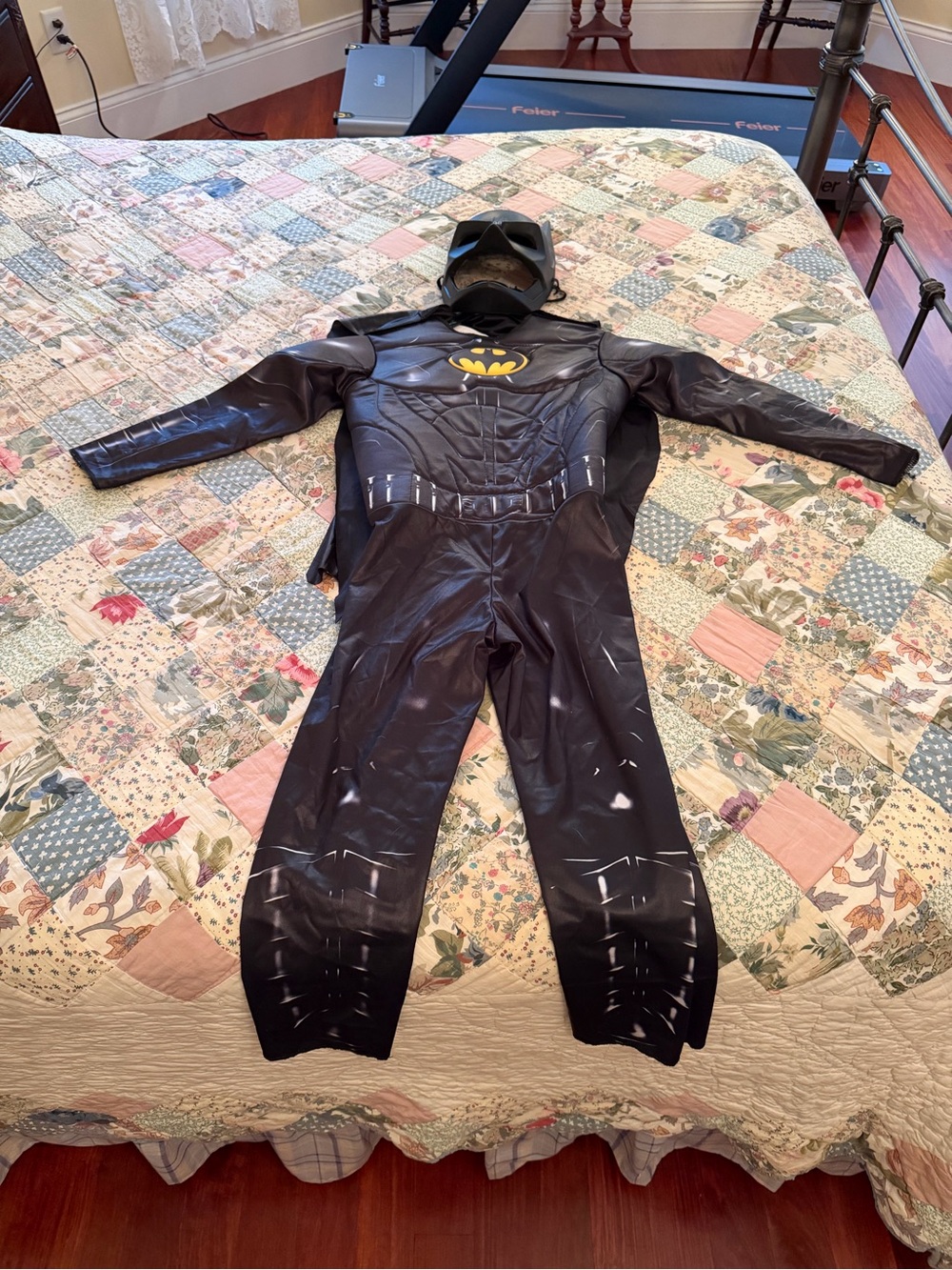 KIDS DC BLACK BATMAN COSTUME SMALL 4/6 HALLOWEEN